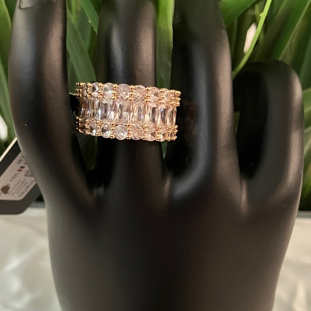 Elegant Lovisa Gold and cubic Zirconia Channel Set Ring outstanding design